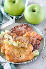 Apple cakes 