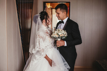 The first meeting of the bride and groom on the wedding day.