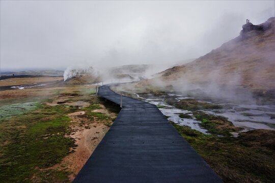 Hveradalir Geothermal Area, Islandia