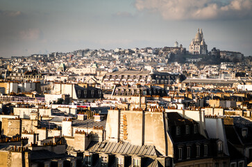 Fototapeta na wymiar Skyline over Paris with Sacré-Cœur de Montmartre