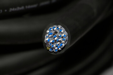 Audio Multicore-Kabel mit 24 Kanälen