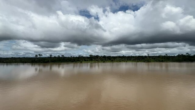Wolken &uuml;ber dem Amazonas