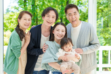 Fototapeta premium 三世代家族のポートレート