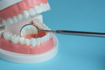 デンタルケア　歯科　歯磨き　歯科健診　歯鏡