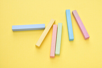 パステル　黄色　画材　カラフル　綺麗