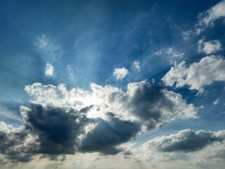 Gegenlicht bei bewölktem Himmel