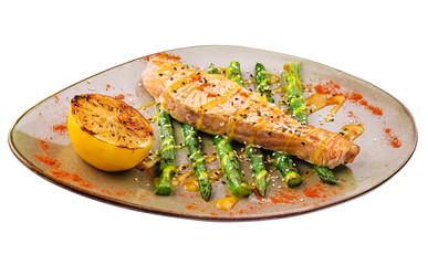 Grilled salmon with asparagus and lemon