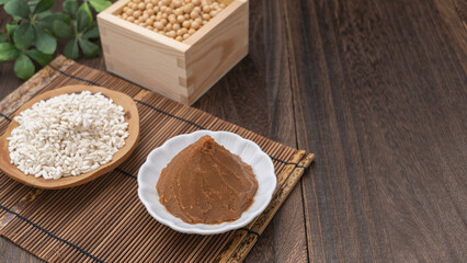 大豆と味噌と米こうじ｜日本の米こうじ味噌　イメージ