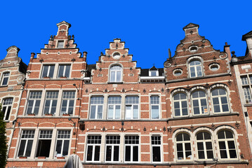 Fototapeta na wymiar Maisons flamandes à Louvain. Belgique