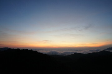 Obraz premium sunset over the mountains