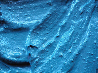 Blue bentonite clay or alginate facial mask