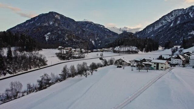 Luftaufnahmen vom Naturpark Beverin in den schweizer Alpen