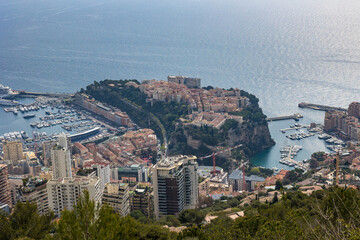 Vue sur le Rocher de Monaco depuis le chemin de randonnée menant à La Turbie