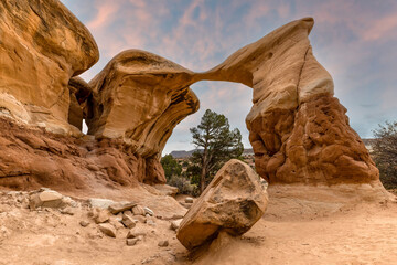 Metate Arch
Devil’s Garden 
Grand Staircase-Escalante National Monument
Escalante, Utah