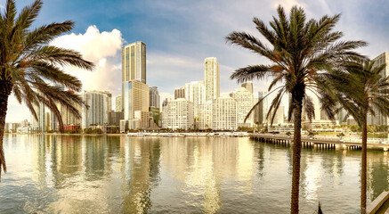 Plakat Downtown Miami at sunrise from Brickell Key, Florida. - Panoramic view