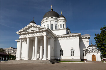 Fototapeta na wymiar View of the Spassky Old Fair (Staroyarmarochny) Cathedral. Nizhny Novgorod. Russia