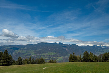 Fototapeta na wymiar landscape arround the Schlern in South Tyrol