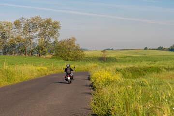 Obraz premium Viaggiare in motocicletta
