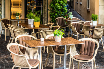 sidewalk restaurant in italy