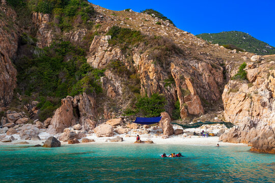 Bay of Mui Ca Heo ,Tourists Swimming and Snorkeling, Vinh Hy, Province of Ninh Thuan, Vietnam, Asia