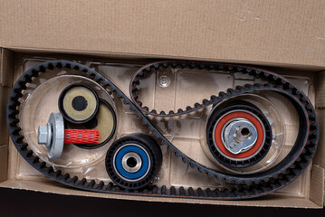 Kit of timing belt with rollers