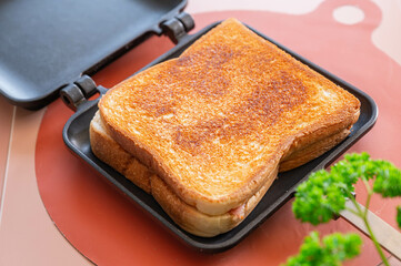 使い込んだホットサンドプレート