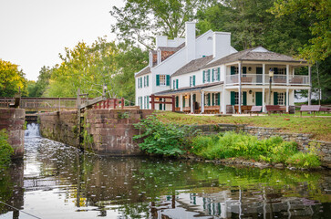 Obraz premium Great Falls Tavern Visitors Center along the C&O Canal
