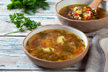 cibo vegetariano zuppa di verdure con patate