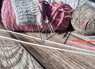 knitting yarn and knitting needles