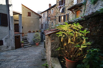 Fototapeta na wymiar Glimpse of the medieval old town of Anghiari, Tuscany, Italy