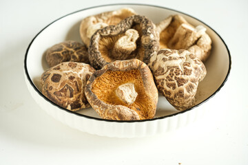shitake mushroom in ceramic plate