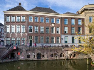Stadthaus in Utrecht entzerrt