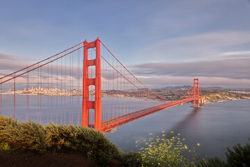 Fototapeta na wymiar Famous San Francisco Bridge with Last Light in the Evening