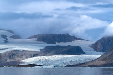 Fototapeta na wymiar amazing landscape with glaciers and icebergs in summer time
