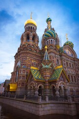 Fototapeta na wymiar Iglesia del salvador sobre la sangre derramada en Sant petersburgo, Rusia.