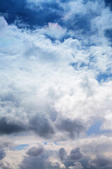 Fototapeta na wymiar sky covered with clouds