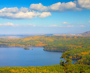 Fototapeta na wymiar autumn landscape with lake