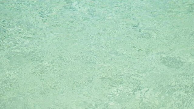Agua turquesa piscina verano ba&ntilde;o refrescante vacaciones