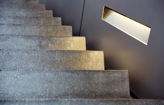 minimalism style stairs with lighting