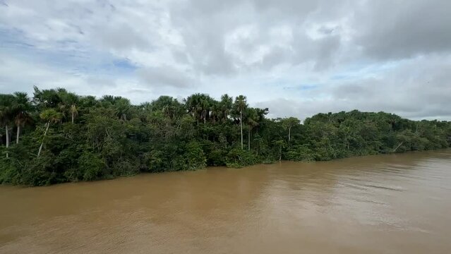 Fahrt auf dem Amazonas