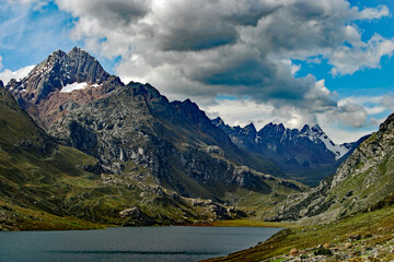 Fototapeta na wymiar Cordillera Blanca and Querococha Lagoon