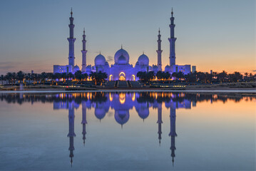 Abu Dhabi, UAE - April 22, 2023: Sheikh Zayed Grand Mosque at dusk