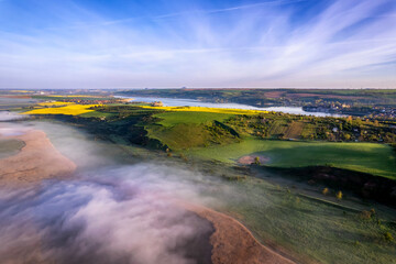 Schöne Aufnahme vom Süßen See mit Bodennebel