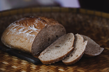 Sourdough or sourdough bread It is a sour bread with a hard crust that is more beneficial for health than other types of bread.