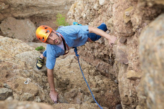 Climbing in the Mallos de Riglos, the peak known as Aguja Roja.