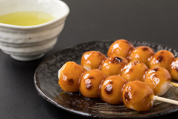 みたらし団子とお茶　Mitarashi dumpling