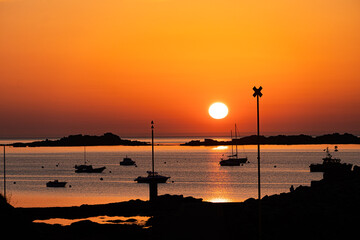 Sonnenuntergang am Meer in der Bretagne, Frankreich