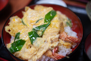 美味しそうな卵とじどんぶり