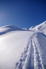 Ski de randonn&eacute;e au contamine