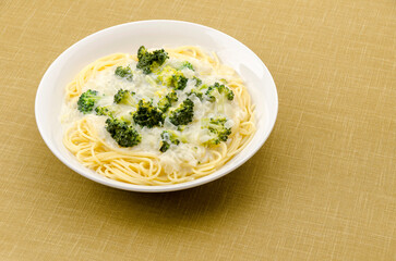 ブロッコリーのクリームパスタ